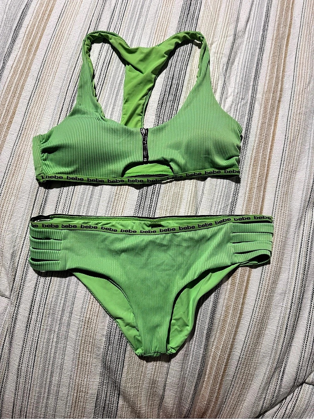 bebe Women's Green Bikini Size Large Like New